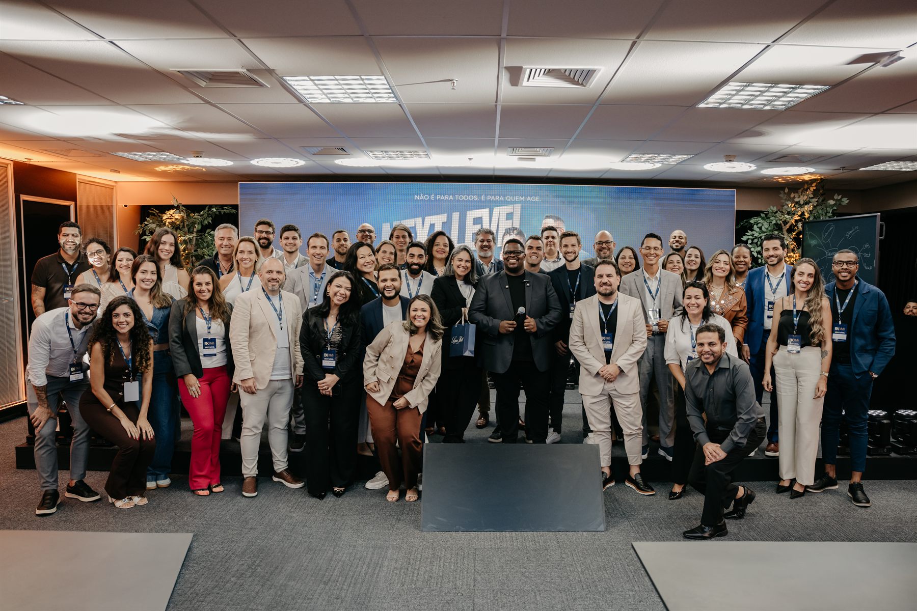 Junior Nunes com o público após a palestra
